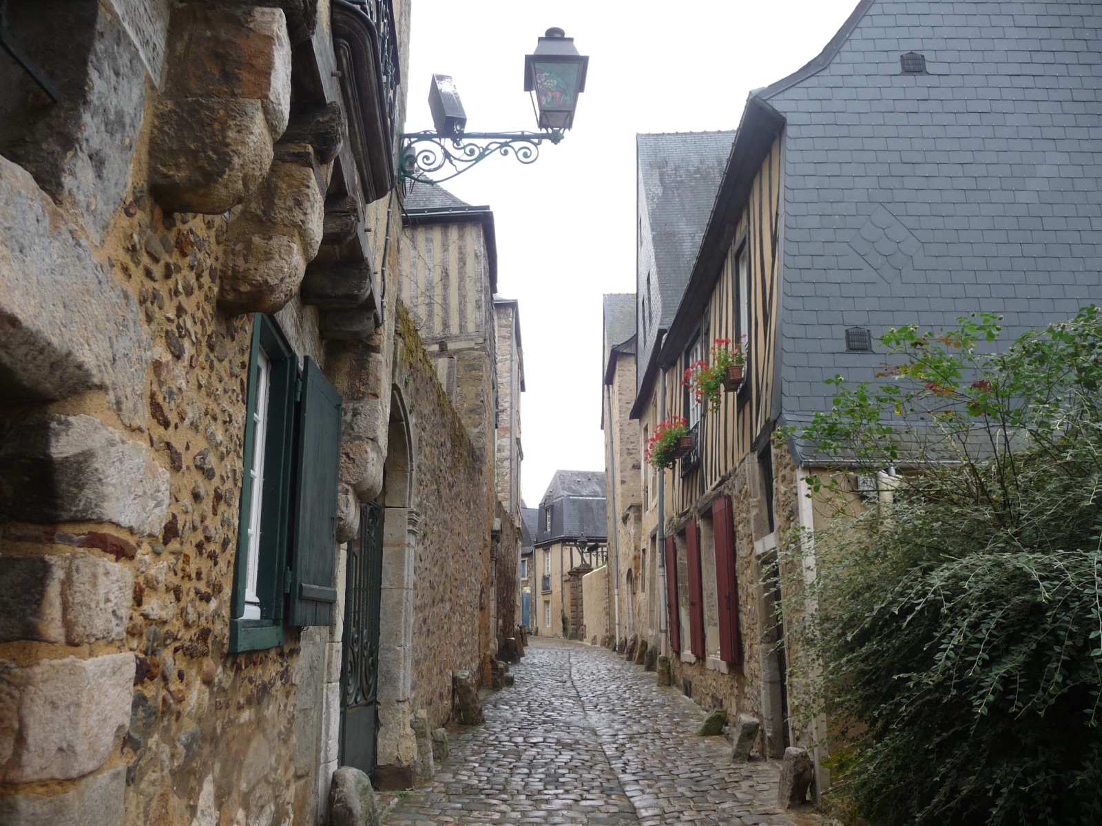 Ruelle pavée de la Cité Plantagenêt, le Vieux Mans