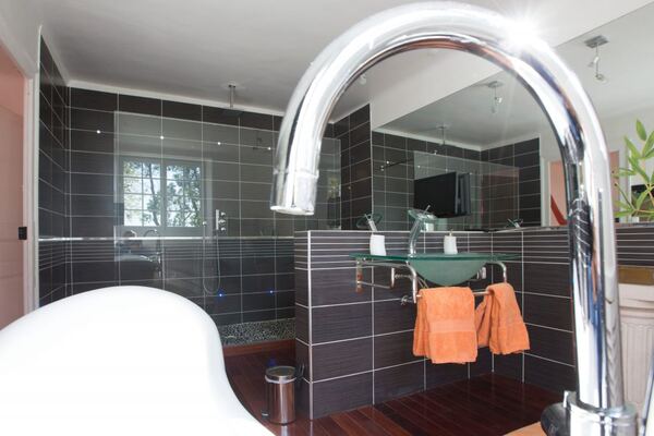 Salle d’eau de prestige au Domaine de la Belvaudière