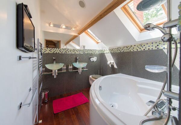 Salle de bain de la chambre Rouge — Belvaudière